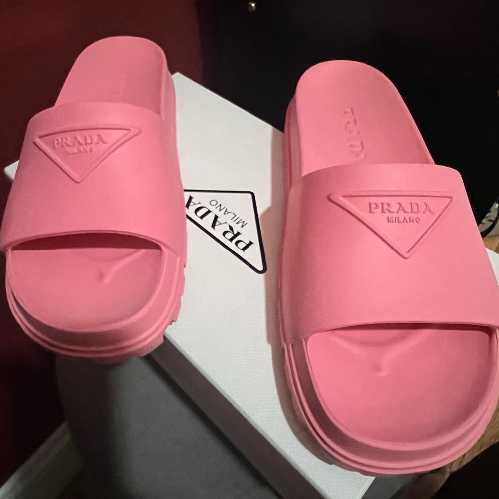 Prada Rubber pink slides